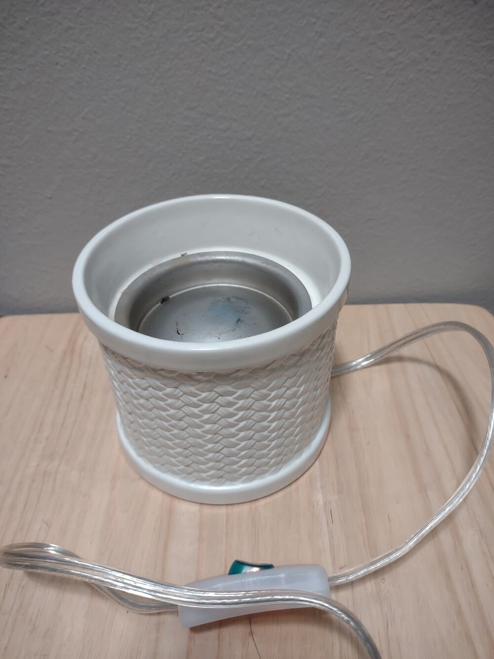 Scentsy SPW-02 white ceramic Dove Weave 13W electric scented wax warmer